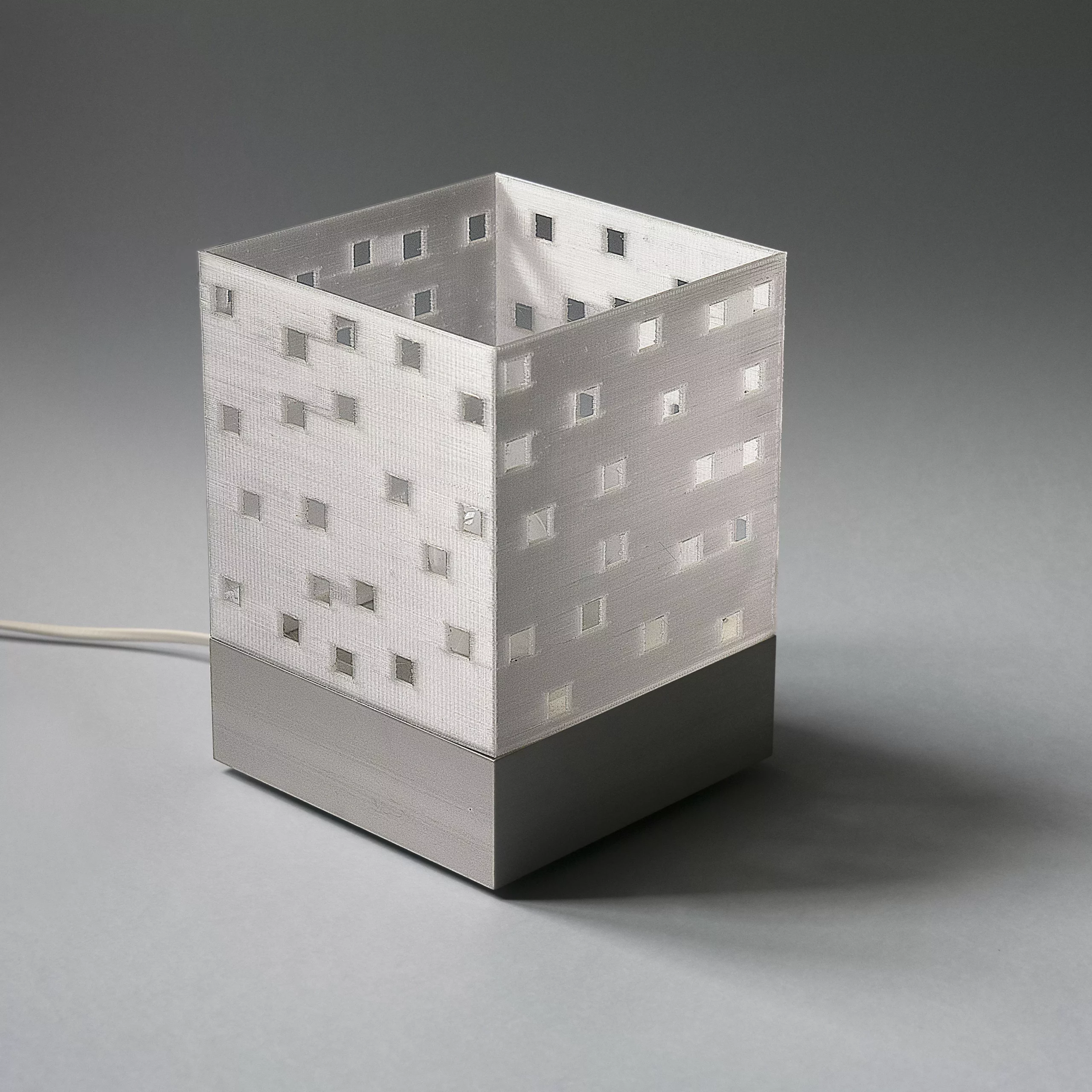 bianca spenta quadrata